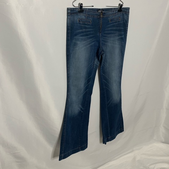 Allen B Schwartz Wide Leg Jeans - Picture 3 of 11